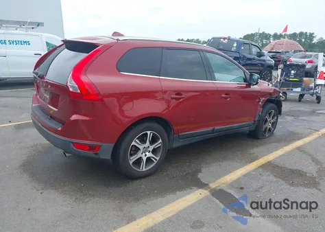 2011 Volvo Xc60 T6/T6 R-Design z USA, uszkodzony, nr VIN YV4902DZ0B2182959